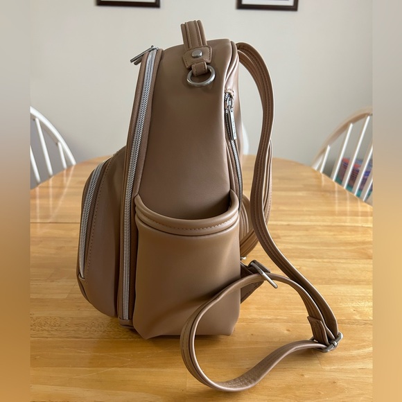 Itzy Ritzy Mini Plus Chai & Paci Pod - Picture 4 of 7